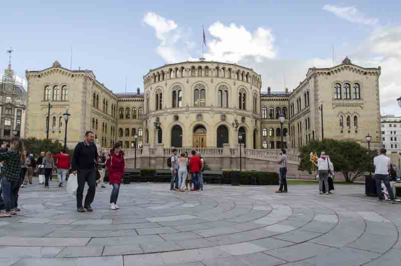 01 - Noruega - Oslo - Parlamento